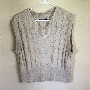 Moon & Madison Cream Sweater Vest